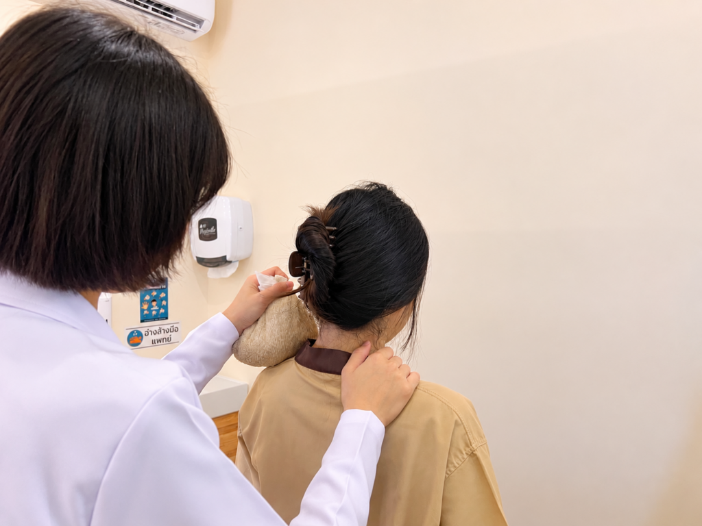 herbal compress treatment in a warm clinic